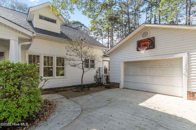 6474 Walden Pond Lane, Southport, NC 28461