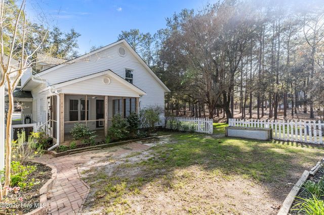 6474 Walden Pond Lane, Southport, NC 28461