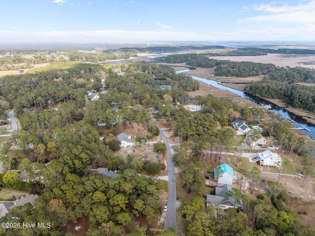 6474 Walden Pond Lane, Southport, NC 28461