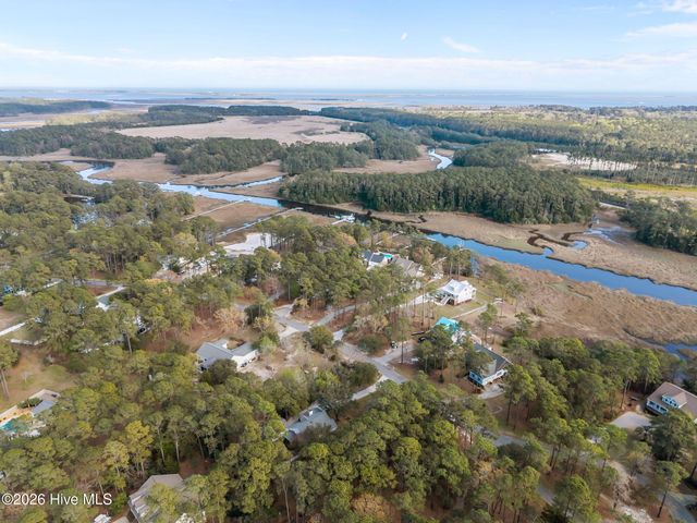 6474 Walden Pond Lane, Southport, NC 28461