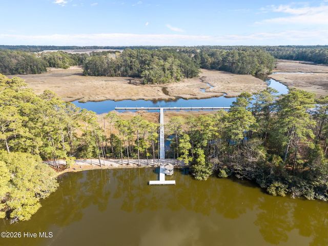 6474 Walden Pond Lane, Southport, NC 28461