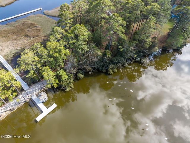 6474 Walden Pond Lane, Southport, NC 28461