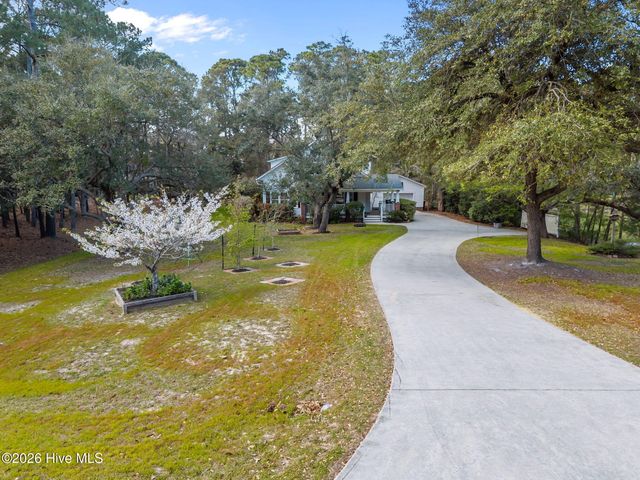 6474 Walden Pond Lane, Southport, NC 28461