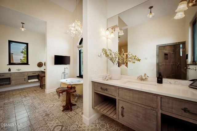 15645 Lapeyre Road, Moorpark, CA 93021