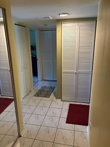 41 E Janata Boulevard 3A, Lombard, IL 60148