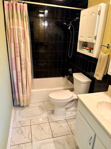 41 E Janata Boulevard 3A, Lombard, IL 60148