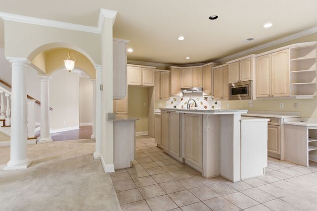 700 Pebble Springs Dr, Franklin, TN 37067