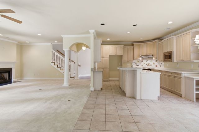 700 Pebble Springs Dr, Franklin, TN 37067