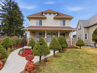 606 N 8th Avenue, Maywood, IL 60153