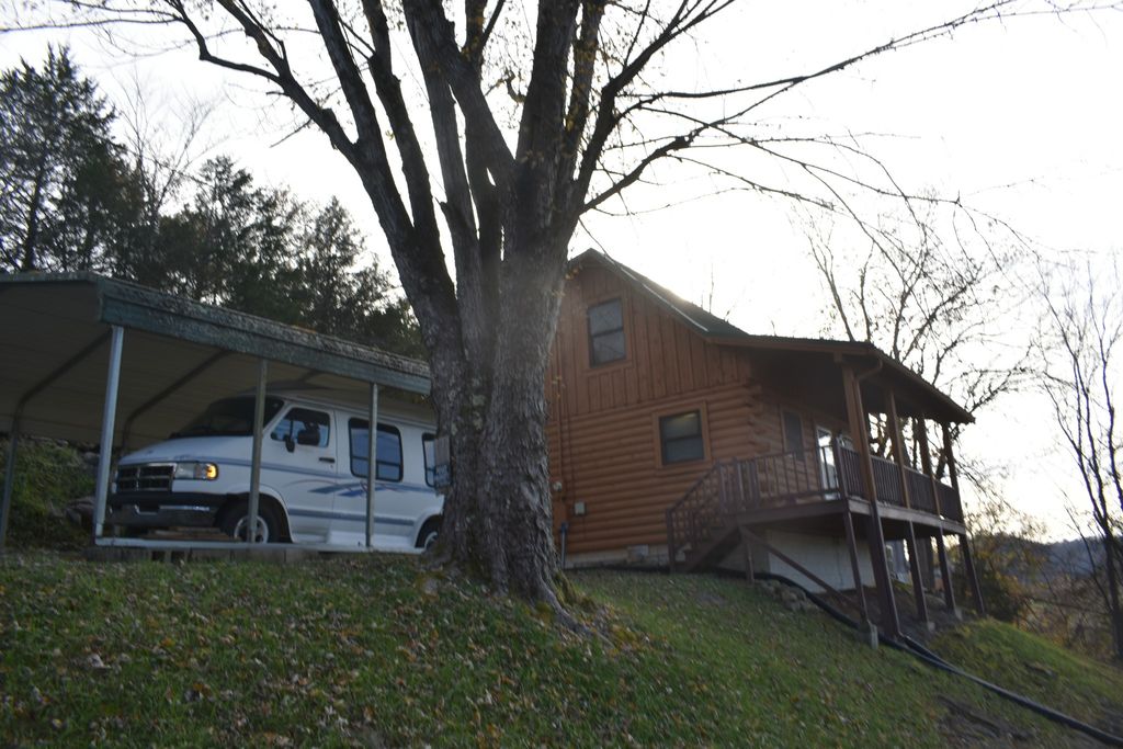 4755 Buffalo Valley Rd, Cookeville, TN 38501