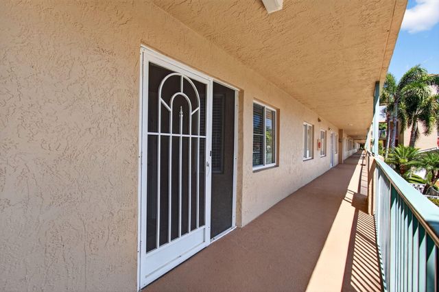 12511 Imperial Isle Drive 201, Boynton Beach, FL 33437