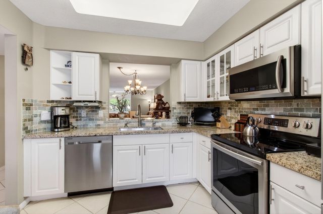 12511 Imperial Isle Drive 201, Boynton Beach, FL 33437