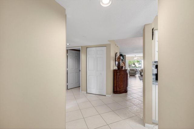 12511 Imperial Isle Drive 201, Boynton Beach, FL 33437