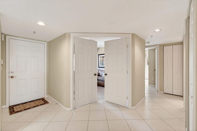 12511 Imperial Isle Drive 201, Boynton Beach, FL 33437