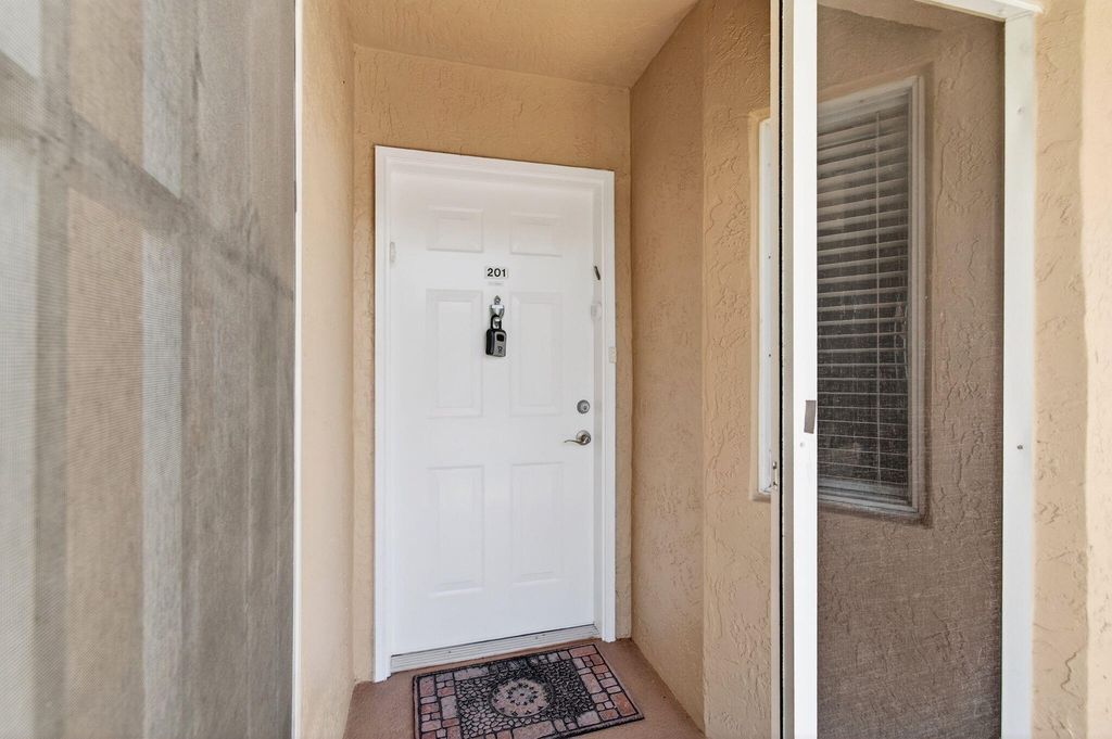 12511 Imperial Isle Drive 201, Boynton Beach, FL 33437