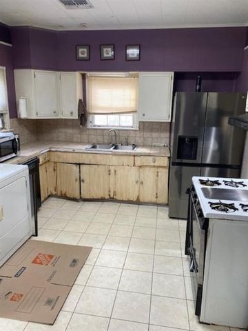 609 W Sallier Street, Lake Charles, LA 70601