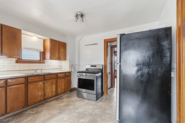 3320 Silsby Road, Cleveland Heights, OH 44118