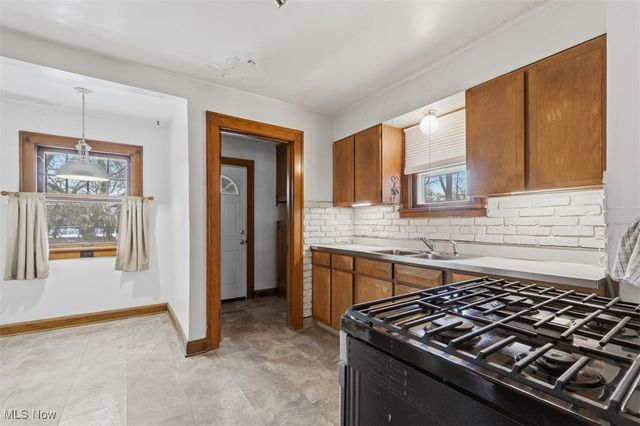 3320 Silsby Road, Cleveland Heights, OH 44118