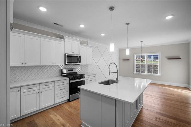 928 Kapstone Crossing, Lexington, NC 27295