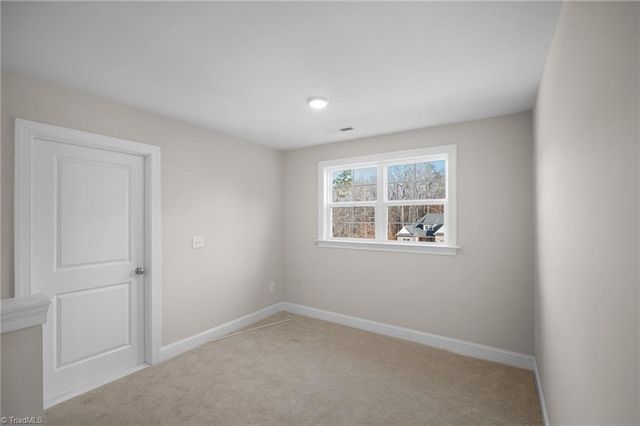 928 Kapstone Crossing, Lexington, NC 27295