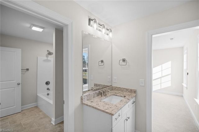 928 Kapstone Crossing, Lexington, NC 27295