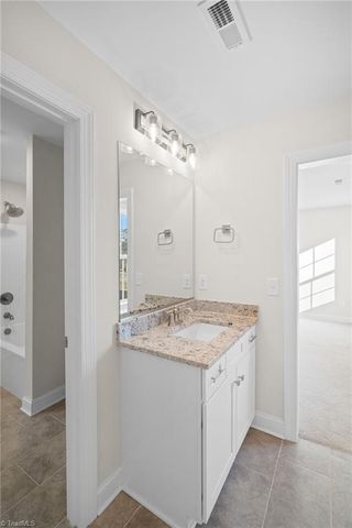 928 Kapstone Crossing, Lexington, NC 27295