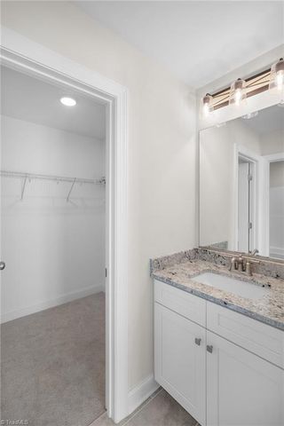 928 Kapstone Crossing, Lexington, NC 27295