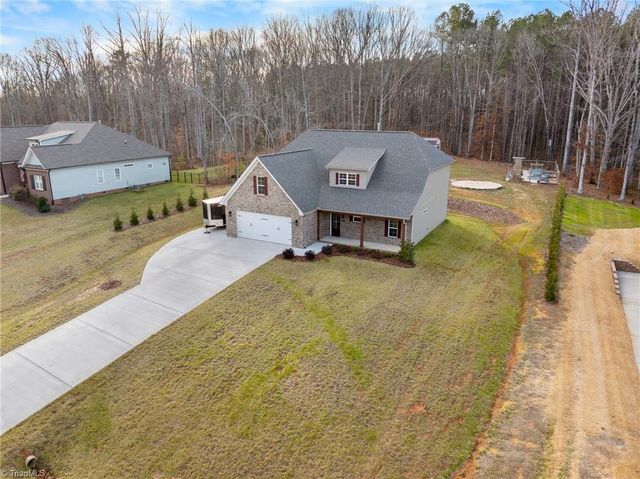 928 Kapstone Crossing, Lexington, NC 27295