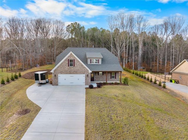 928 Kapstone Crossing, Lexington, NC 27295