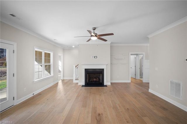 928 Kapstone Crossing, Lexington, NC 27295