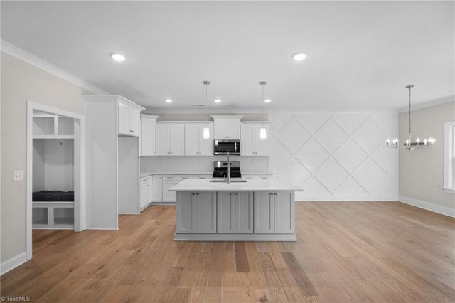 928 Kapstone Crossing, Lexington, NC 27295