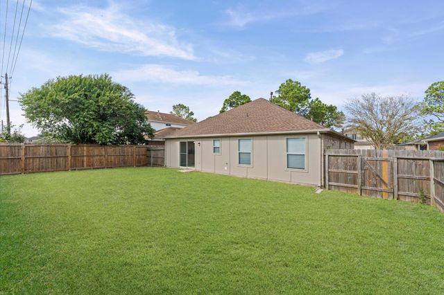 3120 Wild Turkey Lane, Pearland, TX 77581