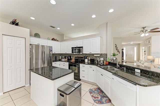 6546 BLUE GROSBEAK CIR, Lakewood Ranch, FL 34202