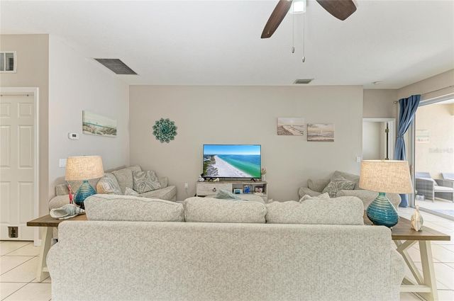 6546 BLUE GROSBEAK CIR, Lakewood Ranch, FL 34202