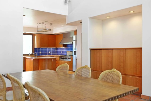 2320 Camino del Collado, Laj, CA 92037