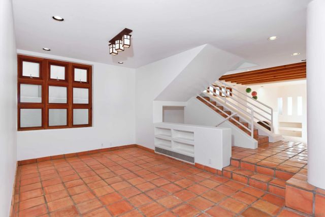 2320 Camino del Collado, Laj, CA 92037