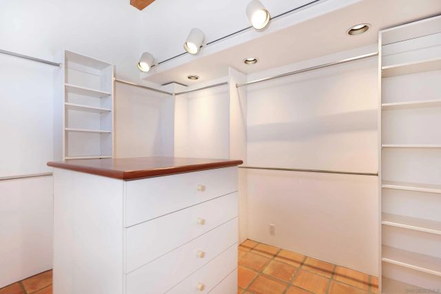 2320 Camino del Collado, Laj, CA 92037