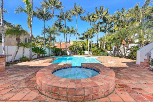 2320 Camino del Collado, Laj, CA 92037