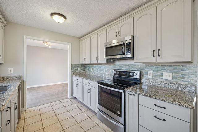 342 Brook Mead Dr, Clarksville, TN 37042