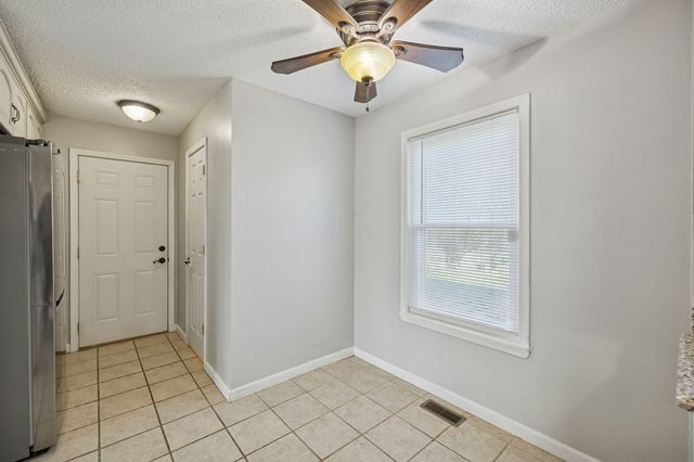 342 Brook Mead Dr, Clarksville, TN 37042