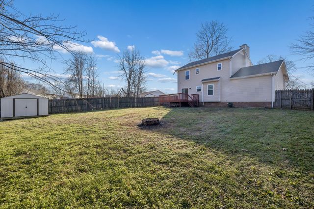 342 Brook Mead Dr, Clarksville, TN 37042
