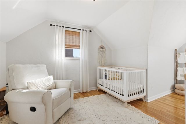 633 Moreland Dr, Mt Lebanon, PA 15243