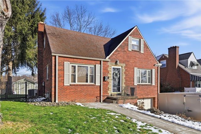 633 Moreland Dr, Mt Lebanon, PA 15243