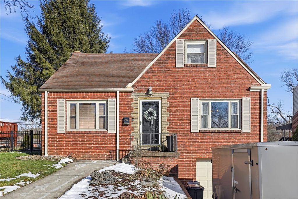 633 Moreland Dr, Mt Lebanon, PA 15243