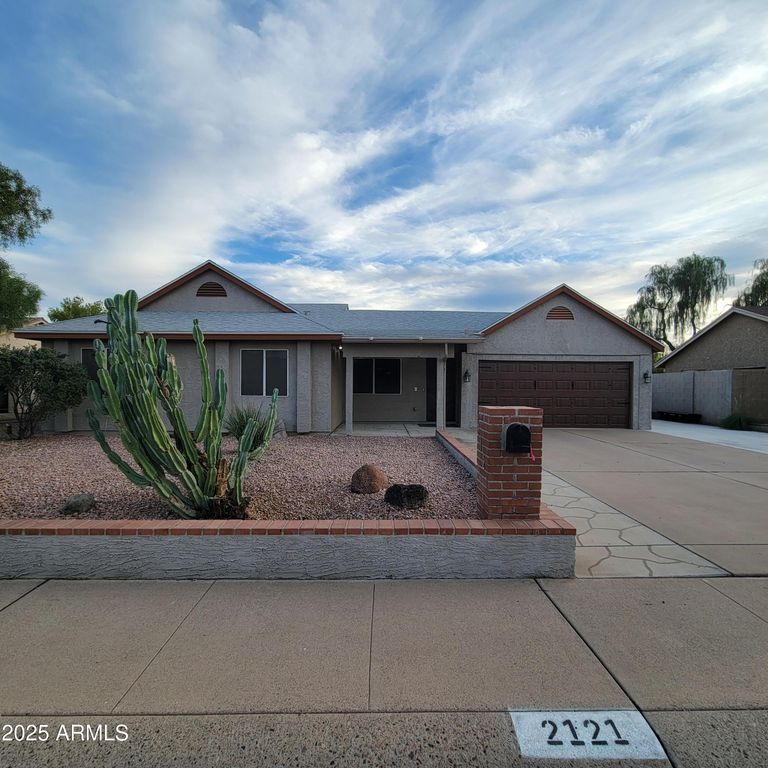 2121 W POTTER Drive, Phoenix, AZ 85027