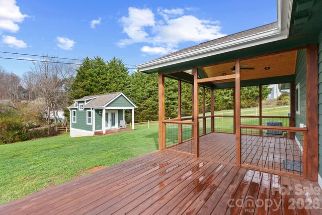 209 Breton Ridge Road, Leicester, NC 28748