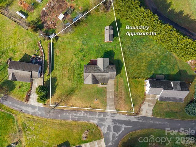 209 Breton Ridge Road, Leicester, NC 28748