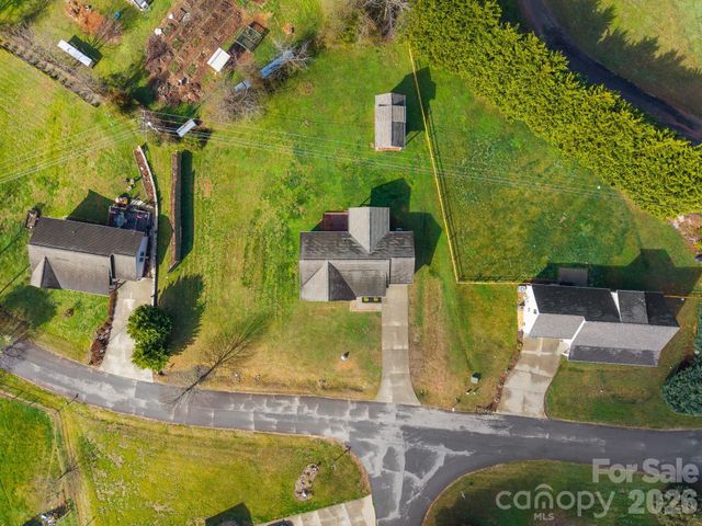 209 Breton Ridge Road, Leicester, NC 28748