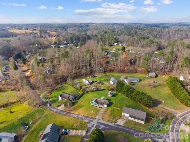 209 Breton Ridge Road, Leicester, NC 28748