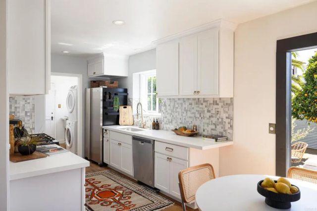 909 Leonard Avenue, Oceanside, CA 92054